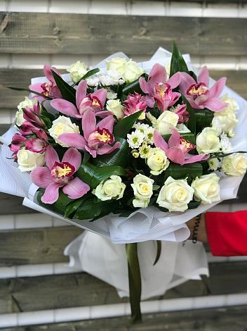 Букет цветов из: Розы и Хризантемы в Хреновом