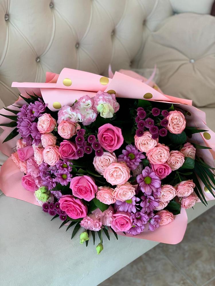 Букет цветов из: Хризантемы, Розы и Лизиантусы в Хреновом