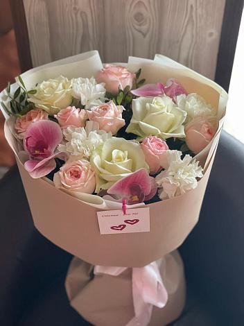 Букет цветов из: Орхидеи, Розы и Гвоздики в Хреновом