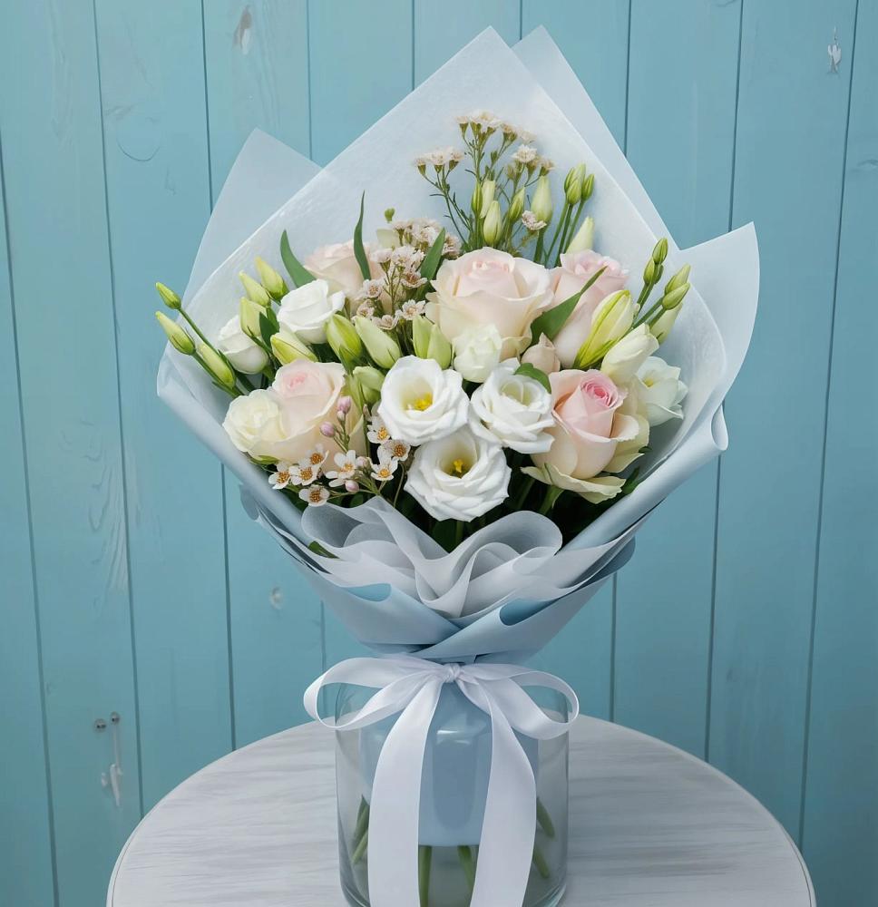 Букет цветов из: Розы и Лизиантусы в Хреновом