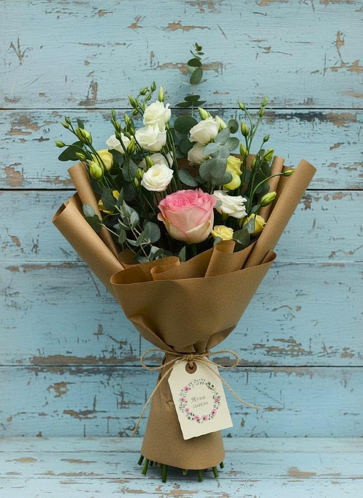 Букет цветов из: Розы и Лизиантусы в Хреновом