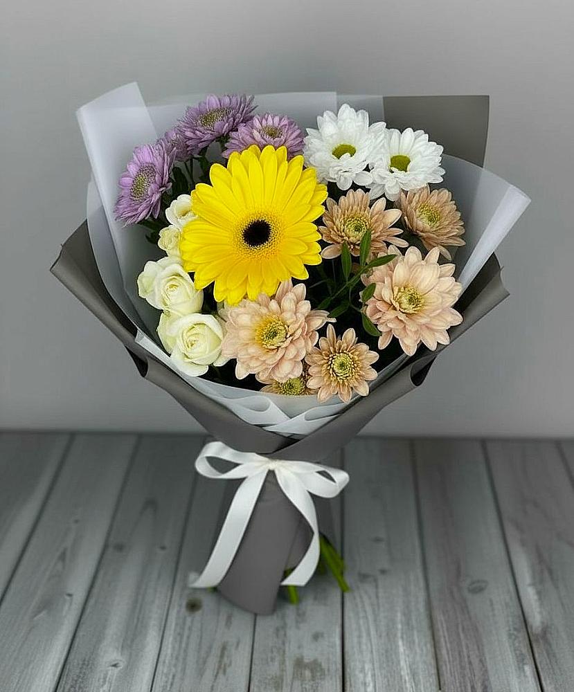 Букет цветов из: Розы, Герберы и Хризантемы в Хреновом