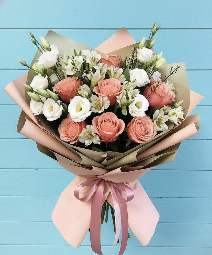 Букет цветов из: Розы, Альстромерии и Лизиантусы в Хреновом