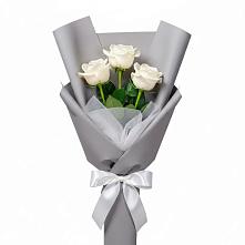 Букет 3 белые розы в Хреновом