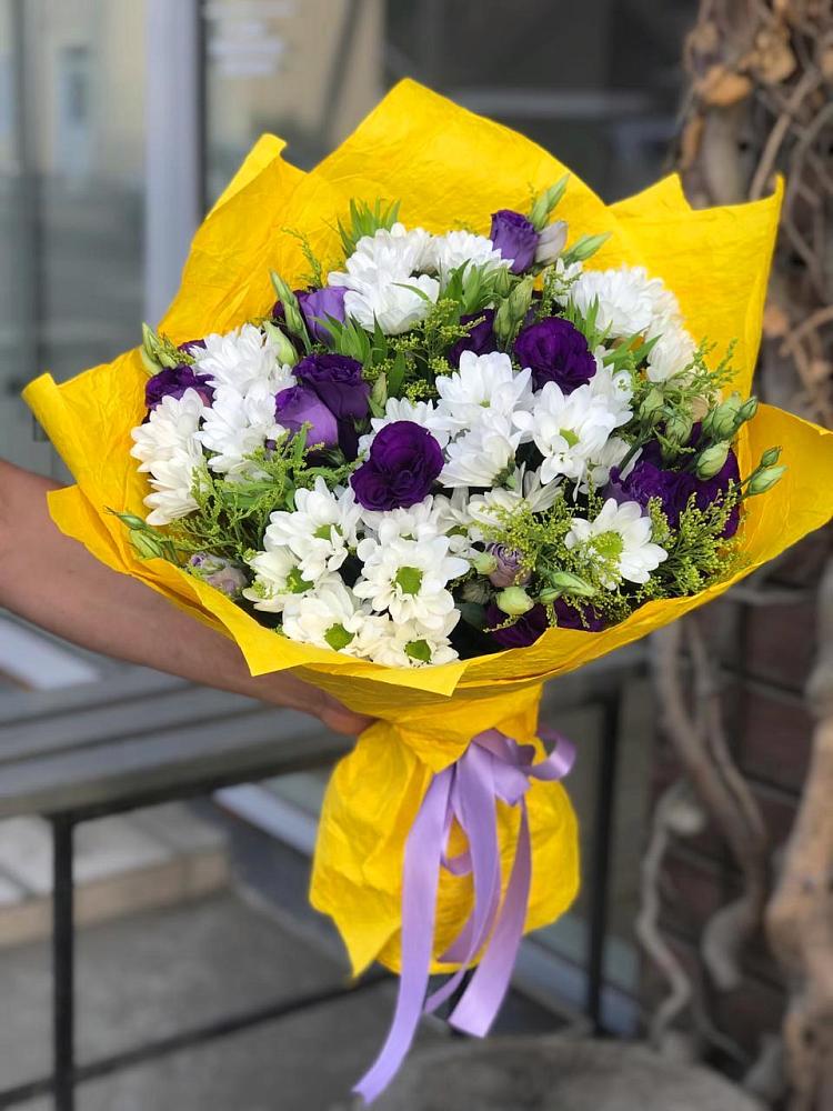 Букет цветов из: Ирисы, Хризантемы и Ромашки в Хреновом