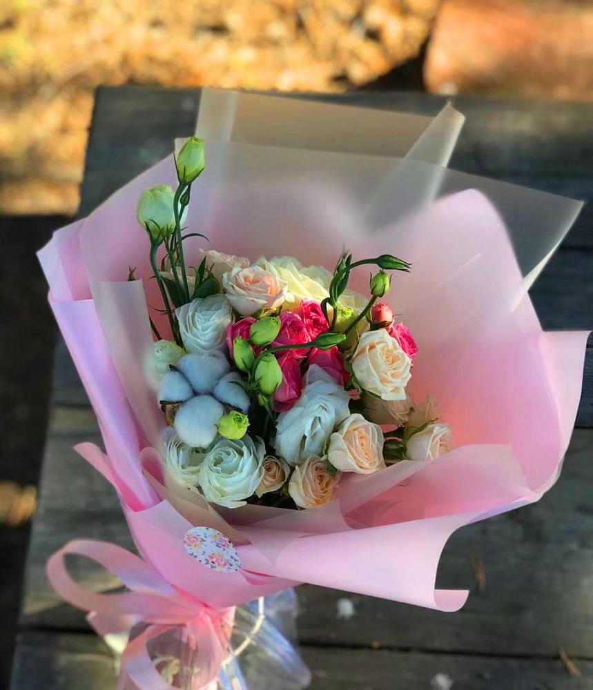 Букет цветов из: Розы и Лизиантусы в Хреновом