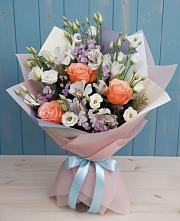 Букет цветов из:  Лизиантусы, Розы, Альстромерии и Гипсофила в Хреновом