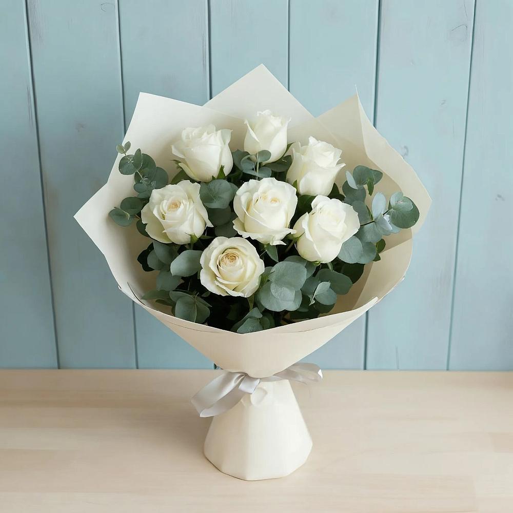 Букет Белые розы в Эвкалипте в Хреновом