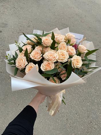 Букет Кремовые розы Латте в Хреновом