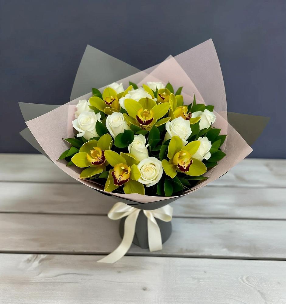 Букет цветов из: Орхидеи и Розы в Хреновом