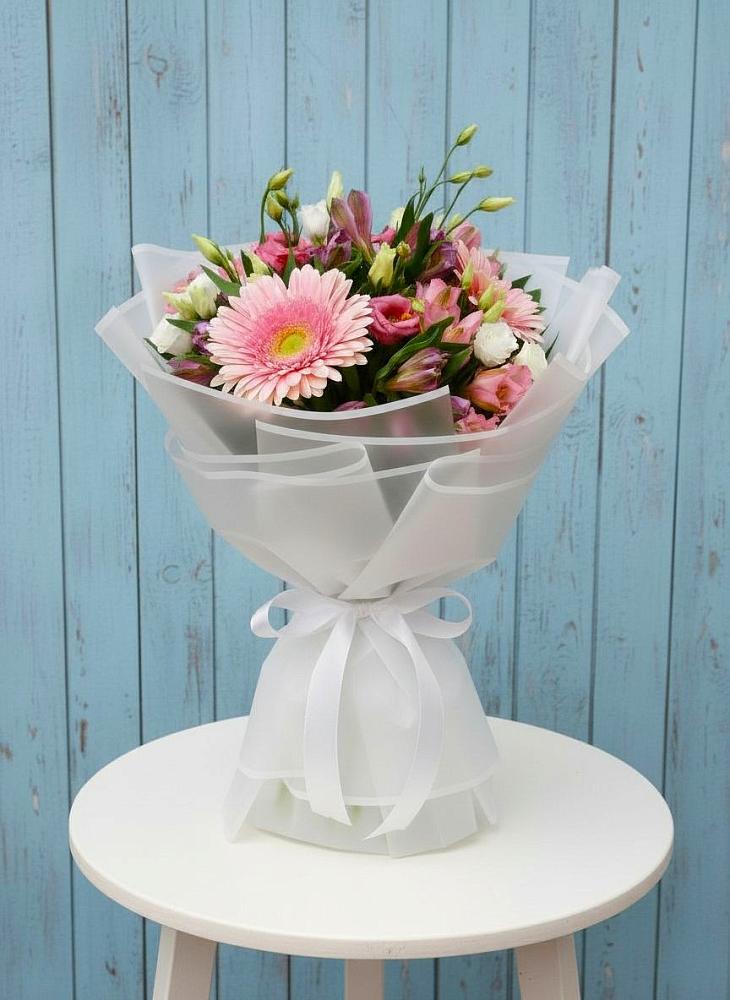 Букет цветов из: Герберы, Альстромерии и Лизиантусы в Хреновом