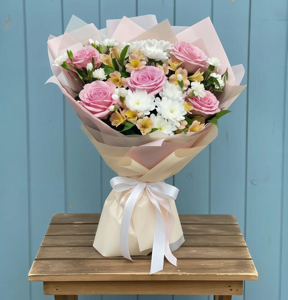 Букет цветов из: Гвоздики, Орхидеи и Розы в Хреновом