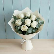 Букет Белые розы в Эвкалипте в Хреновом