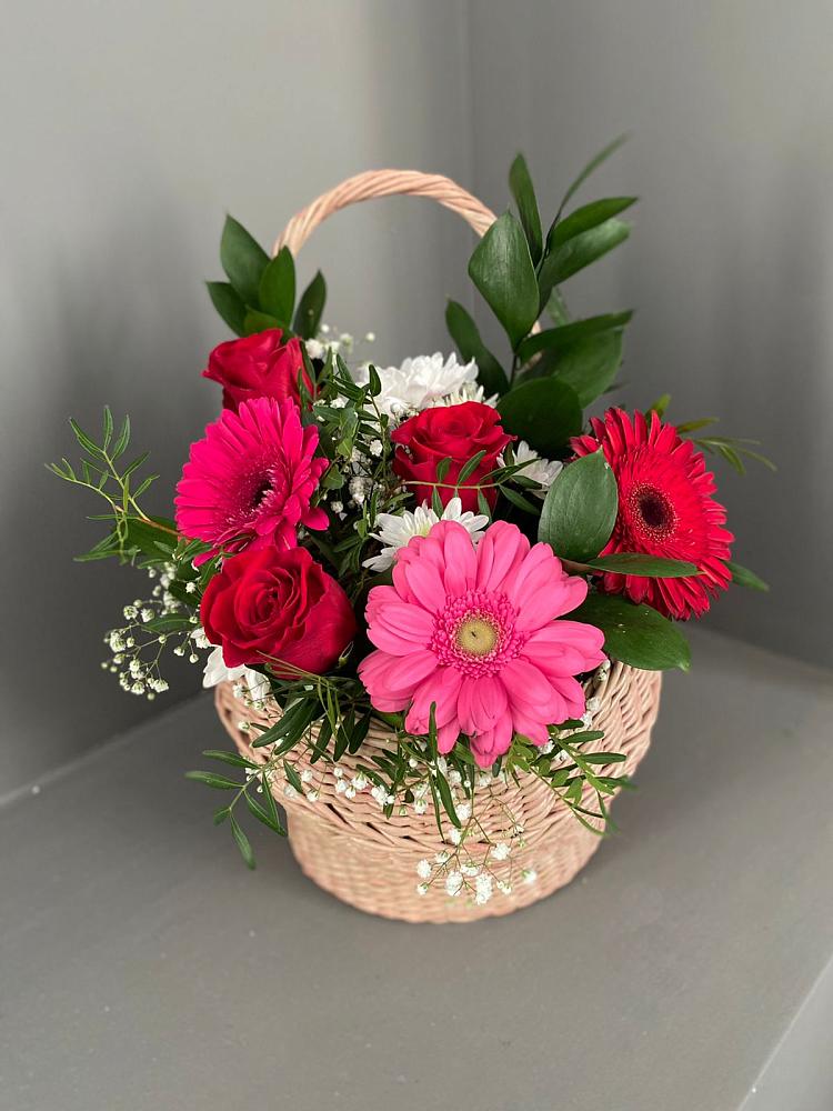 Цветочная композиция из Розы, Хризантемы и Герберы в корзине в Хреновом