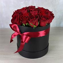 Цветочная композиция из Розы в шляпной коробке в Хреновом