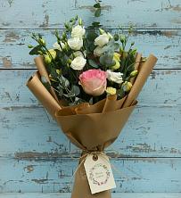 Букет цветов из:  Розы и Лизиантусы в Хреновом