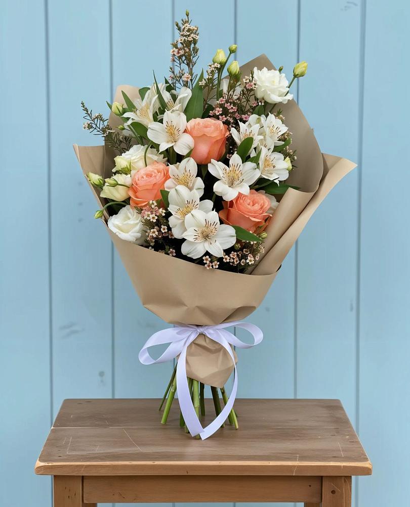 Букет цветов из: Альстромерии, Лизиантусы, Розы и Хризантемы в Хреновом